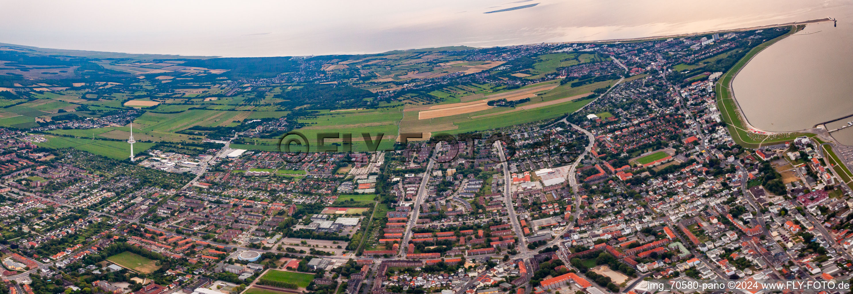 Vue aérienne de Côte de la mer du Nord à l'extrême nord de la Basse-Saxe à le quartier Duhnen in Cuxhaven dans le département Basse-Saxe, Allemagne