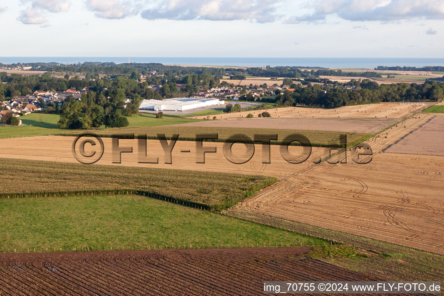 Vue aérienne de Béthencourt-sur-Mer dans le département Somme, France