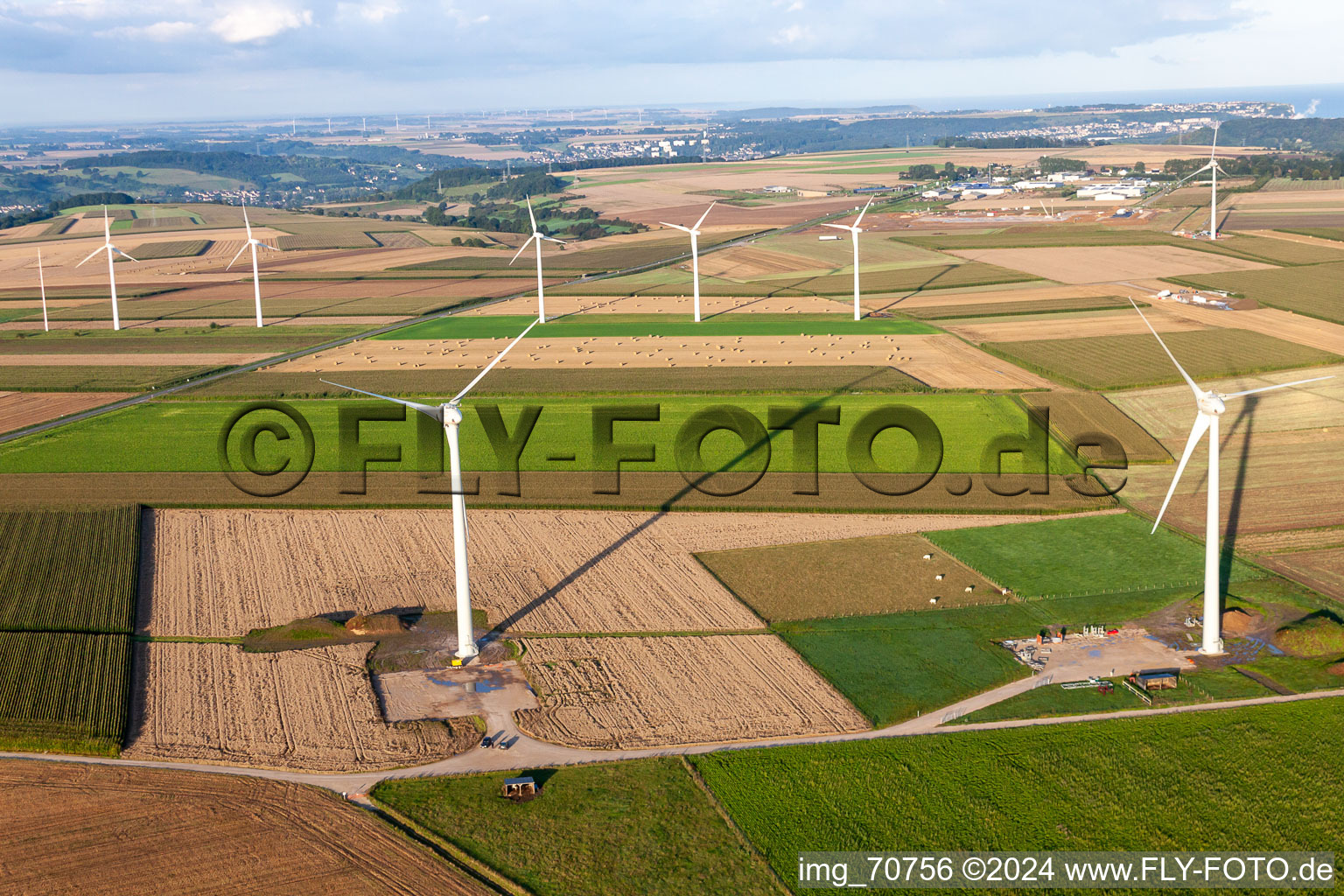 Vue aérienne de Parc éolien à Béthencourt-sur-Mer dans le département Somme, France