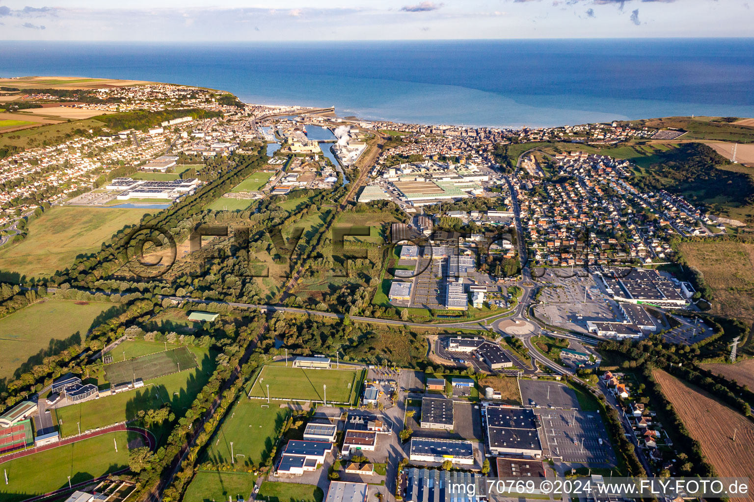 Vue aérienne de Le Tréport dans le département Seine-Maritime, France