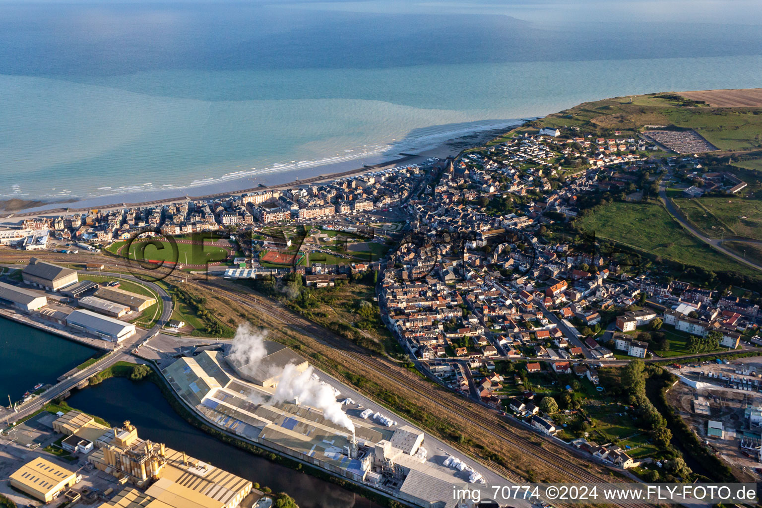 Vue aérienne de Mers-les-Bains dans le département Somme, France