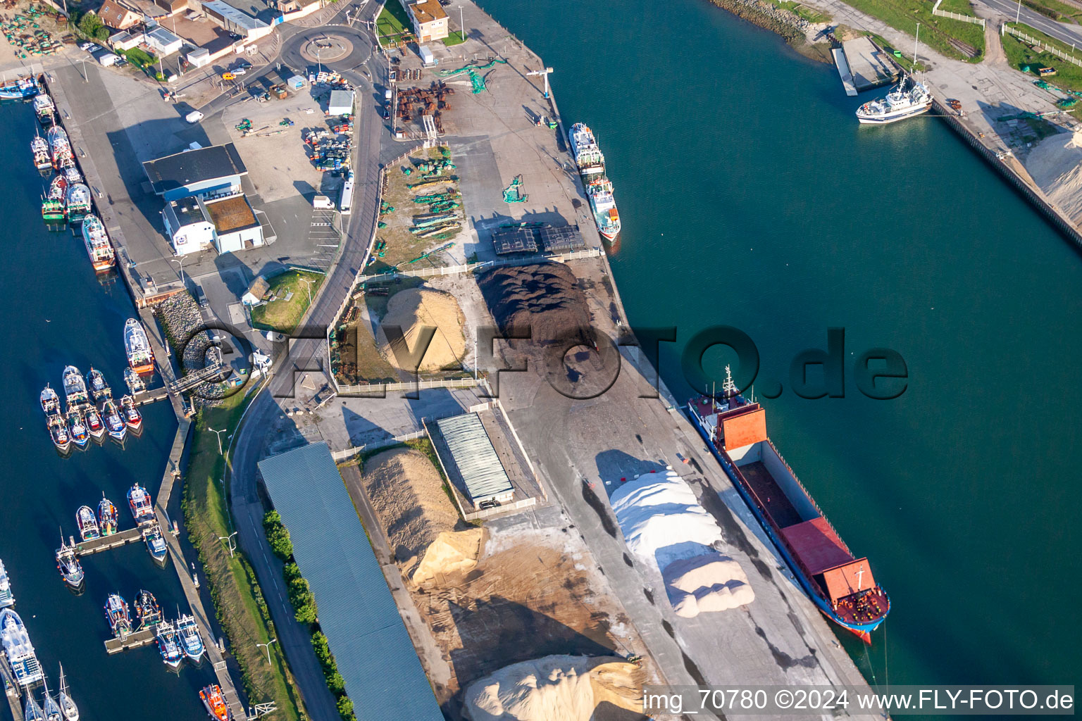 Vue aérienne de Qaui S à le quartier Treport Moderne in Le Tréport dans le département Seine-Maritime, France