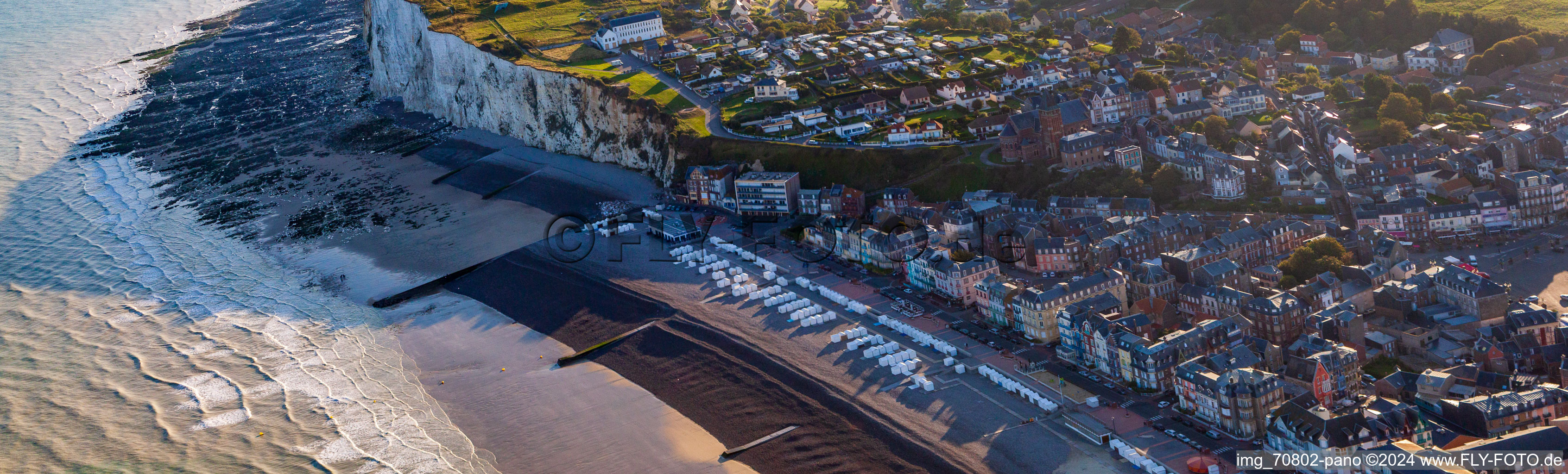 Vue aérienne de Panorama à Mers-les-Bains dans le département Somme, France