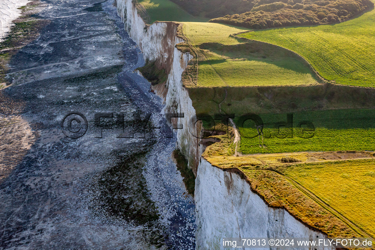 Vue aérienne de Falaise à Mers-les-Bains dans le département Somme, France