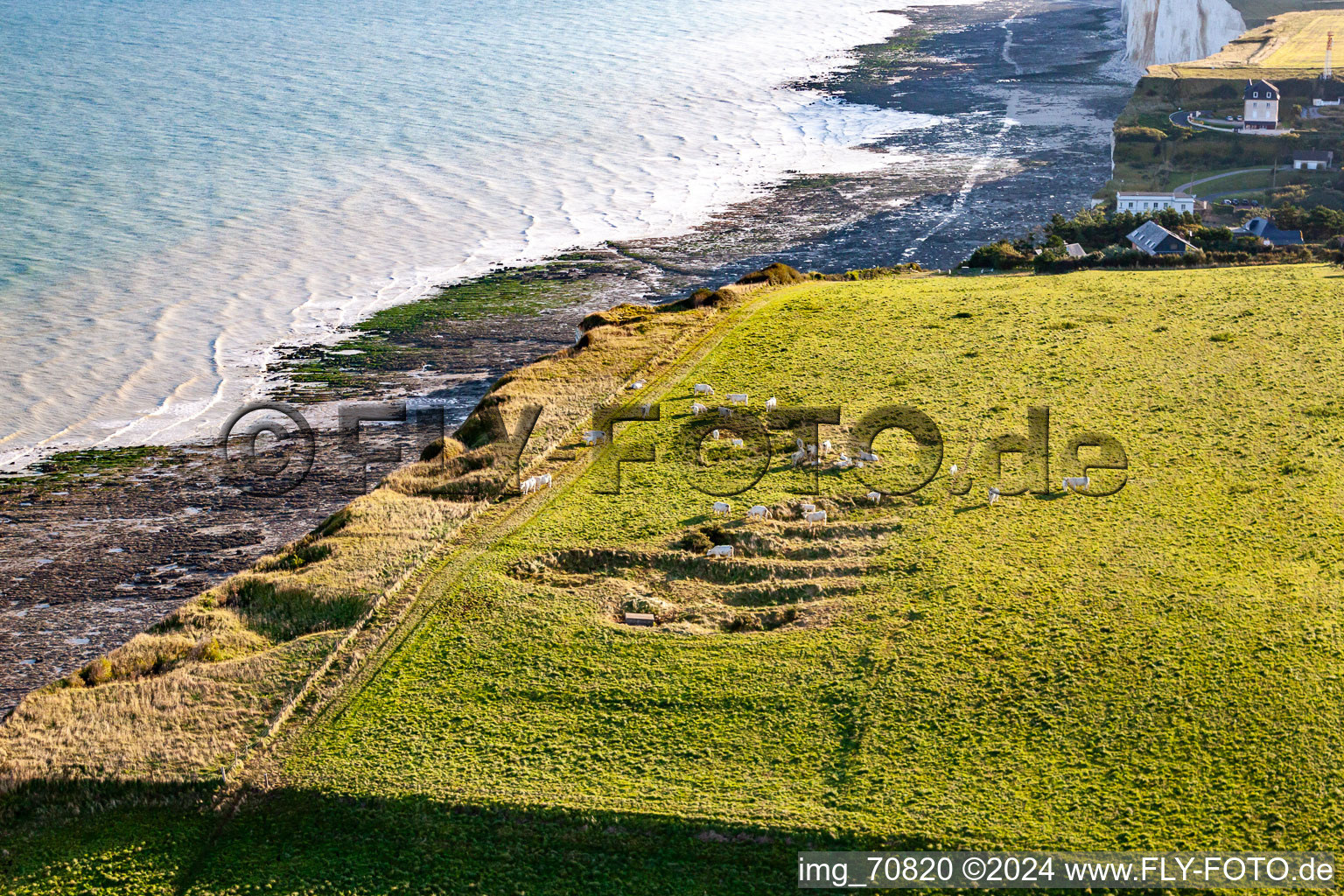 Vue aérienne de Falaise à Saint-Quentin-la-Motte-Croix-au-Bailly dans le département Somme, France