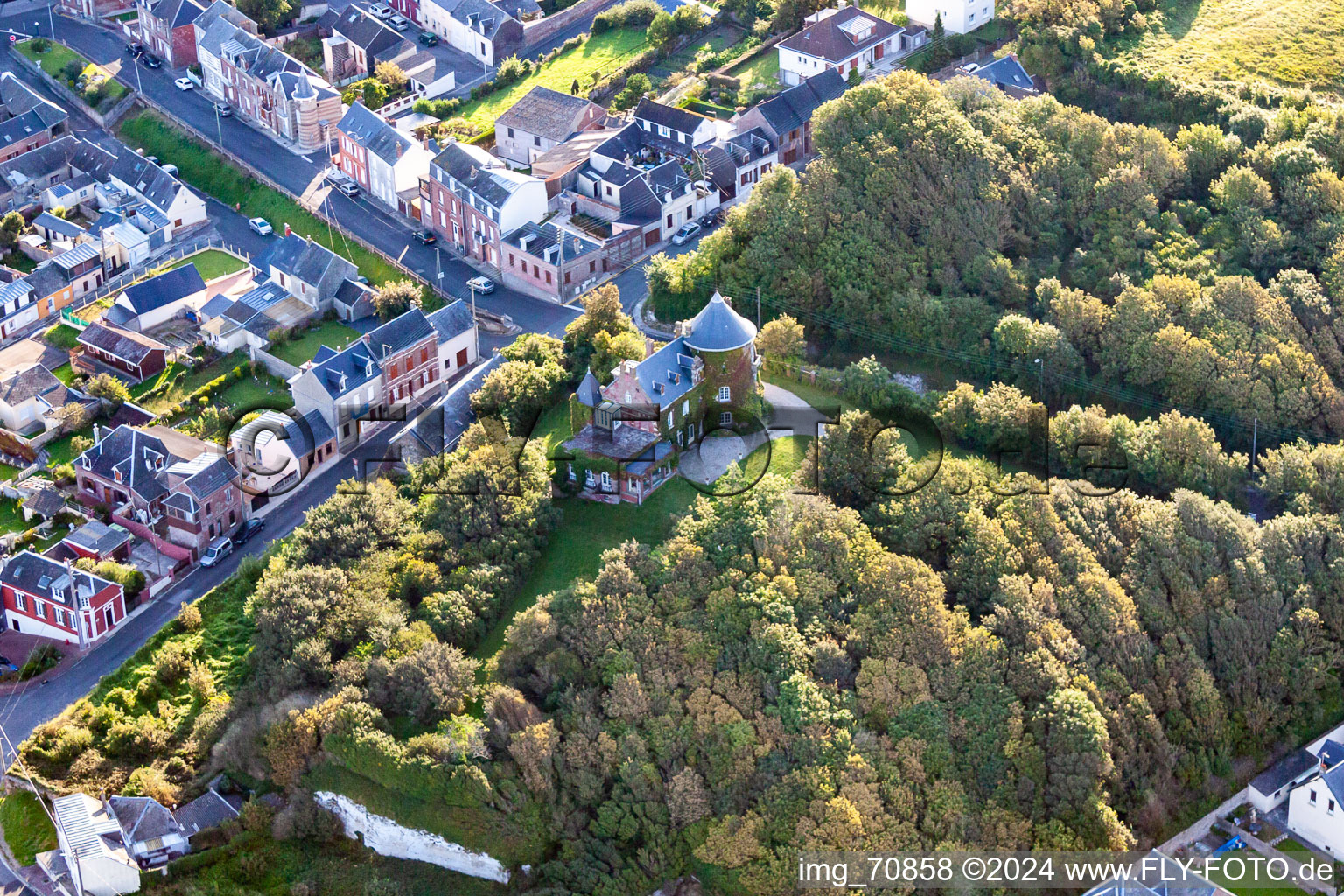 Enregistrement par drone de Ault dans le département Somme, France