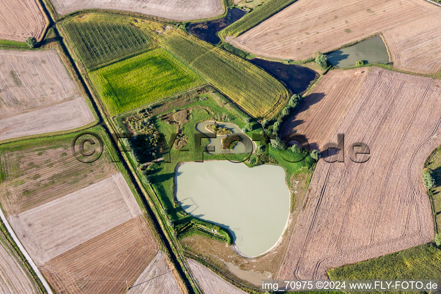 Vue aérienne de Canal de Lanchères à Lanchères dans le département Somme, France