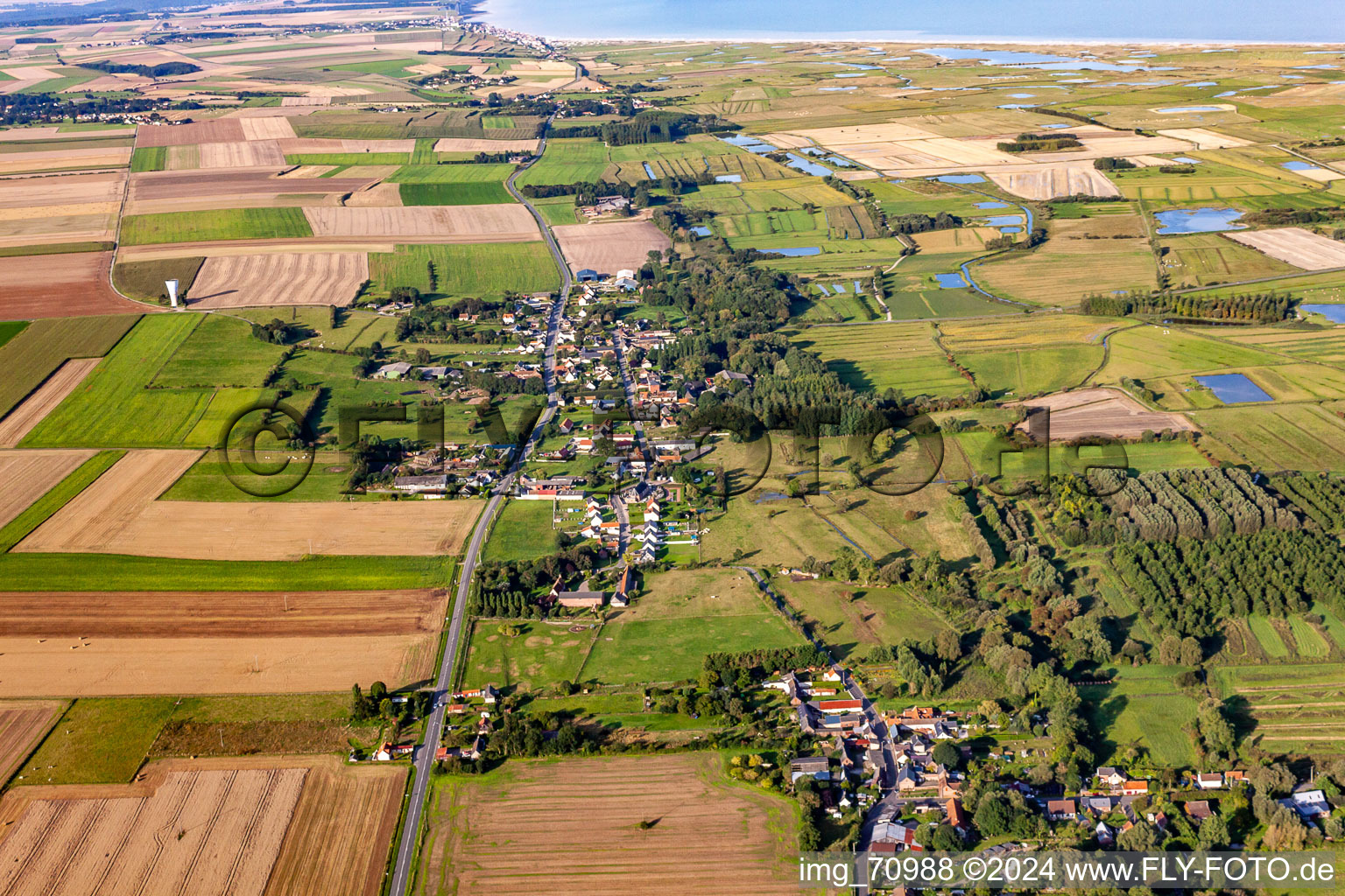 Vue aérienne de Brutelles dans le département Somme, France