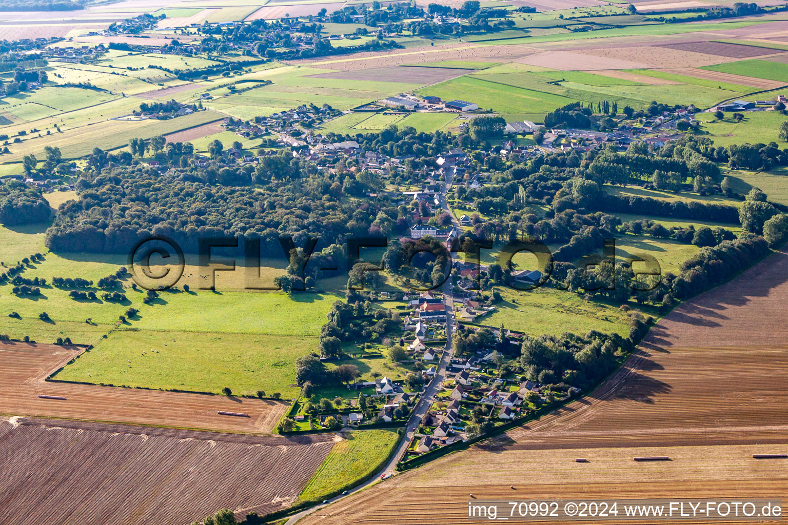 Vue aérienne de Vaudricourt dans le département Somme, France