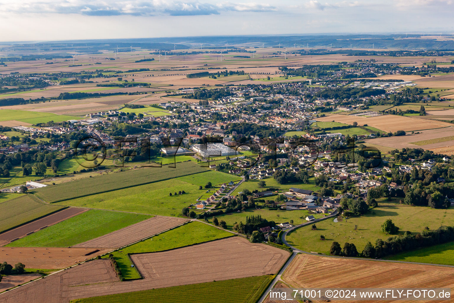 Vue aérienne de Friville-Escarbotin dans le département Somme, France