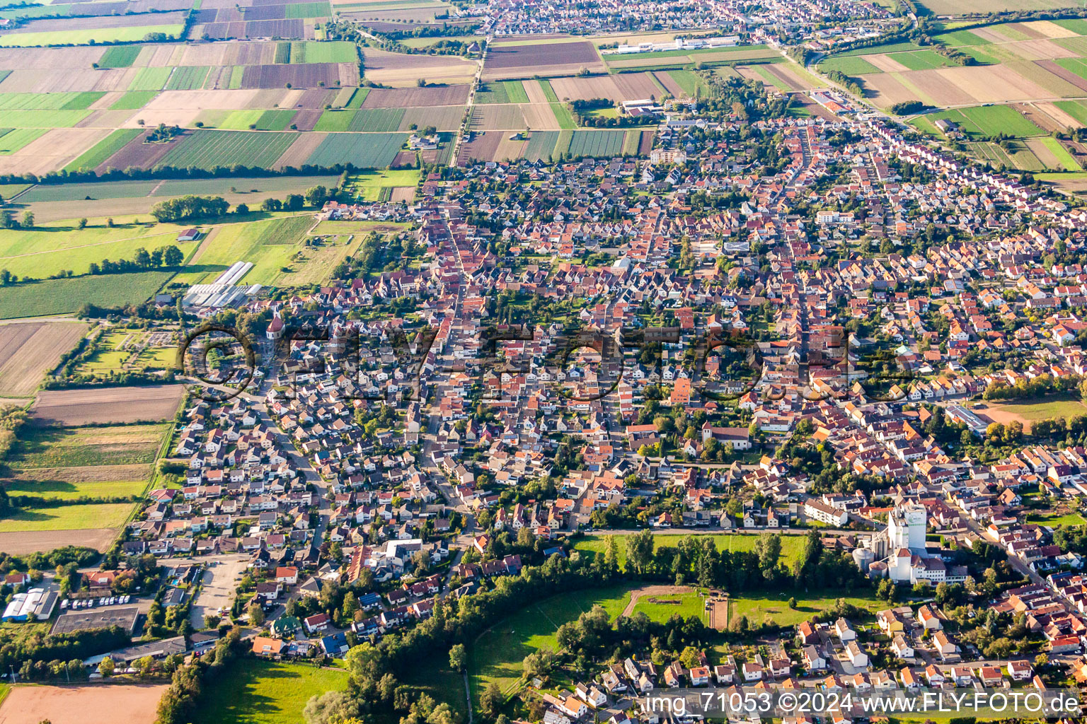 Quartier Iggelheim in Böhl-Iggelheim dans le département Rhénanie-Palatinat, Allemagne vue du ciel