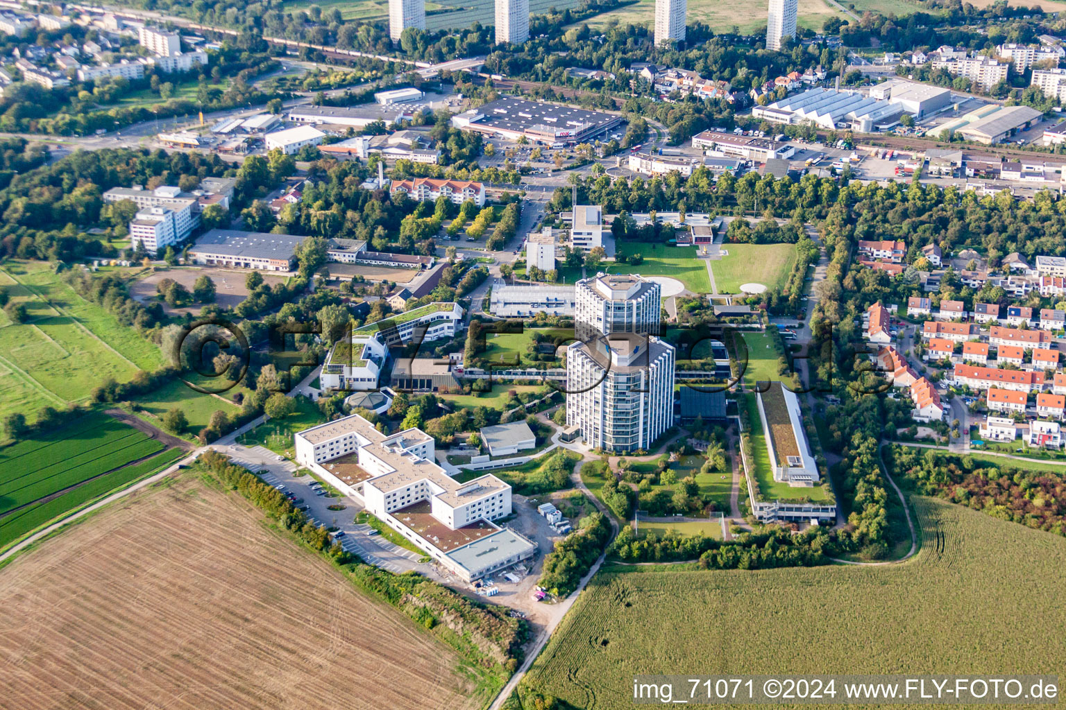 Vue aérienne de Clinique des accidents BG à le quartier Oggersheim in Ludwigshafen am Rhein dans le département Rhénanie-Palatinat, Allemagne