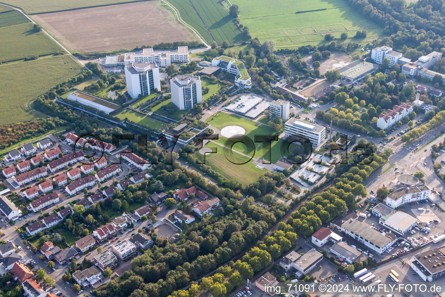 Clinique des accidents BG à le quartier Oggersheim in Ludwigshafen am Rhein dans le département Rhénanie-Palatinat, Allemagne hors des airs