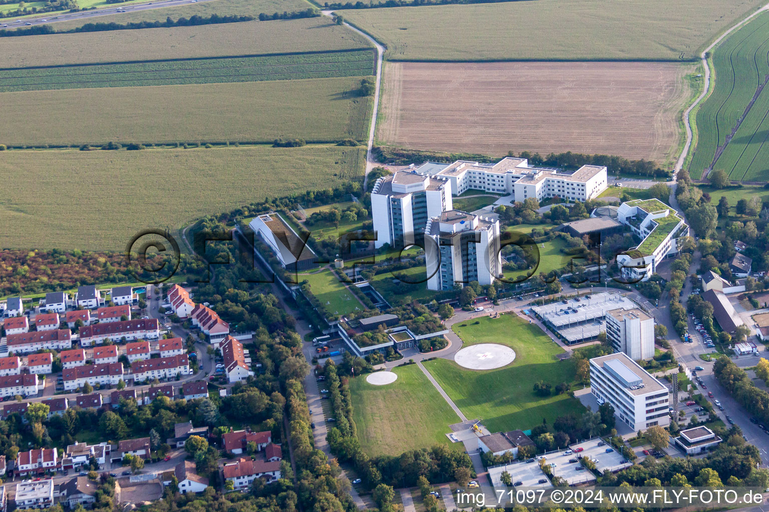 Clinique des accidents BG à le quartier Oggersheim in Ludwigshafen am Rhein dans le département Rhénanie-Palatinat, Allemagne depuis l'avion