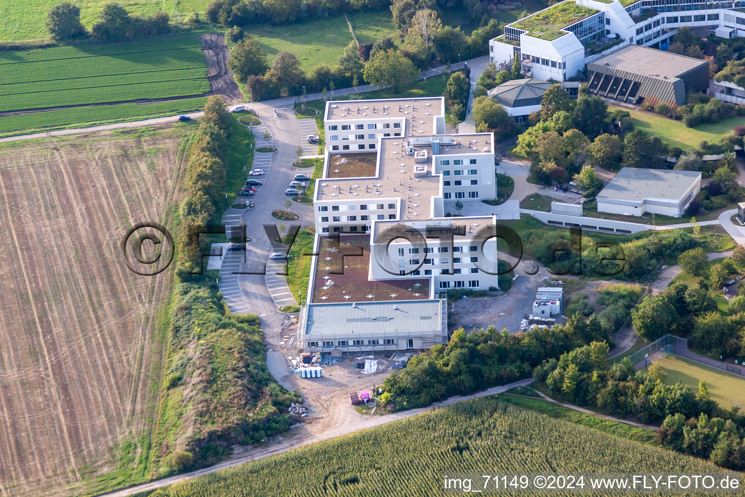 Clinique des accidents BG à le quartier Oggersheim in Ludwigshafen am Rhein dans le département Rhénanie-Palatinat, Allemagne du point de vue du drone