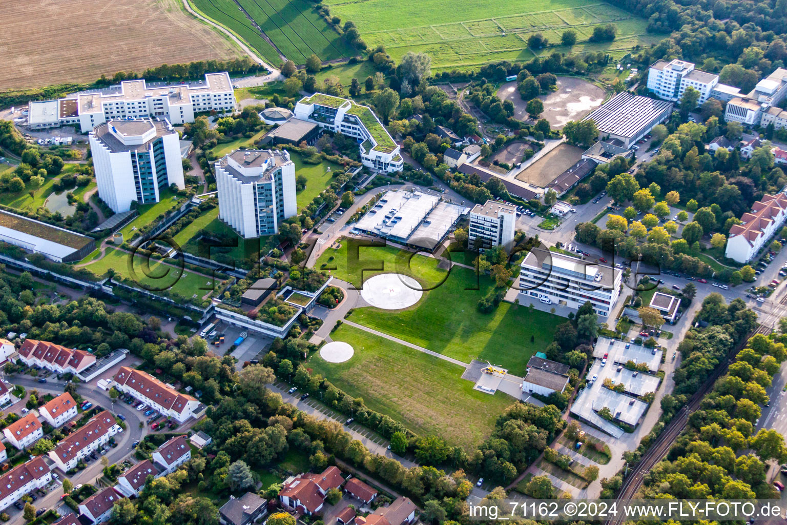 Clinique des accidents BG à le quartier Oggersheim in Ludwigshafen am Rhein dans le département Rhénanie-Palatinat, Allemagne vue du ciel