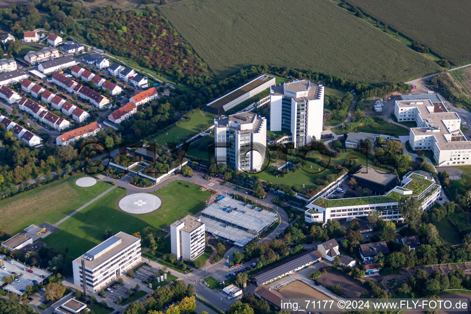 Clinique des accidents BG à le quartier Oggersheim in Ludwigshafen am Rhein dans le département Rhénanie-Palatinat, Allemagne vu d'un drone