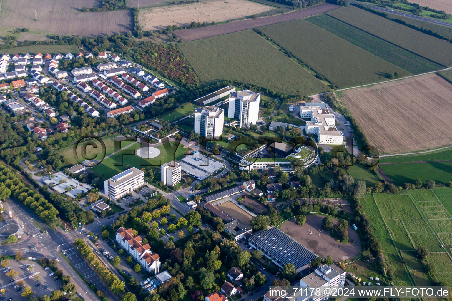 Vue aérienne de Clinique des accidents BG à le quartier Oggersheim in Ludwigshafen am Rhein dans le département Rhénanie-Palatinat, Allemagne