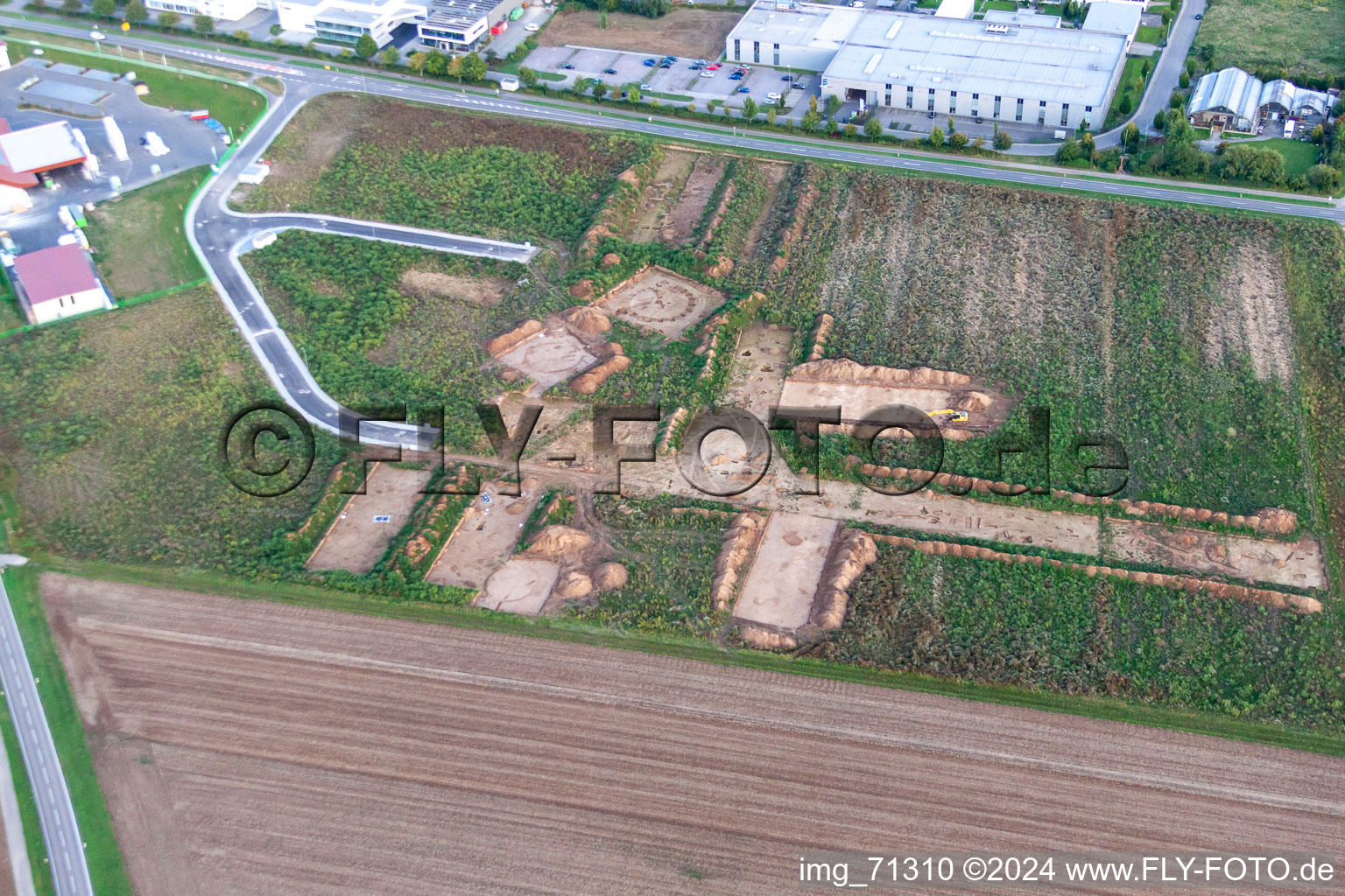 Herxheim, fouilles archéologiques de la nouvelle zone commerciale NW à Herxheim bei Landau dans le département Rhénanie-Palatinat, Allemagne d'en haut