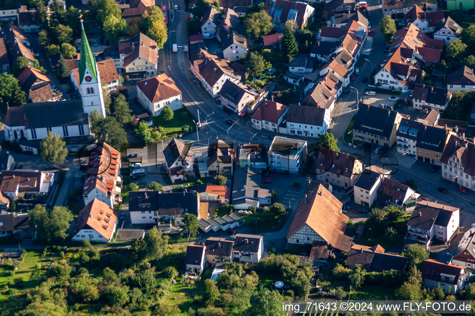 Vue aérienne de Saint-Martin à le quartier Wollmatingen in Konstanz dans le département Bade-Wurtemberg, Allemagne