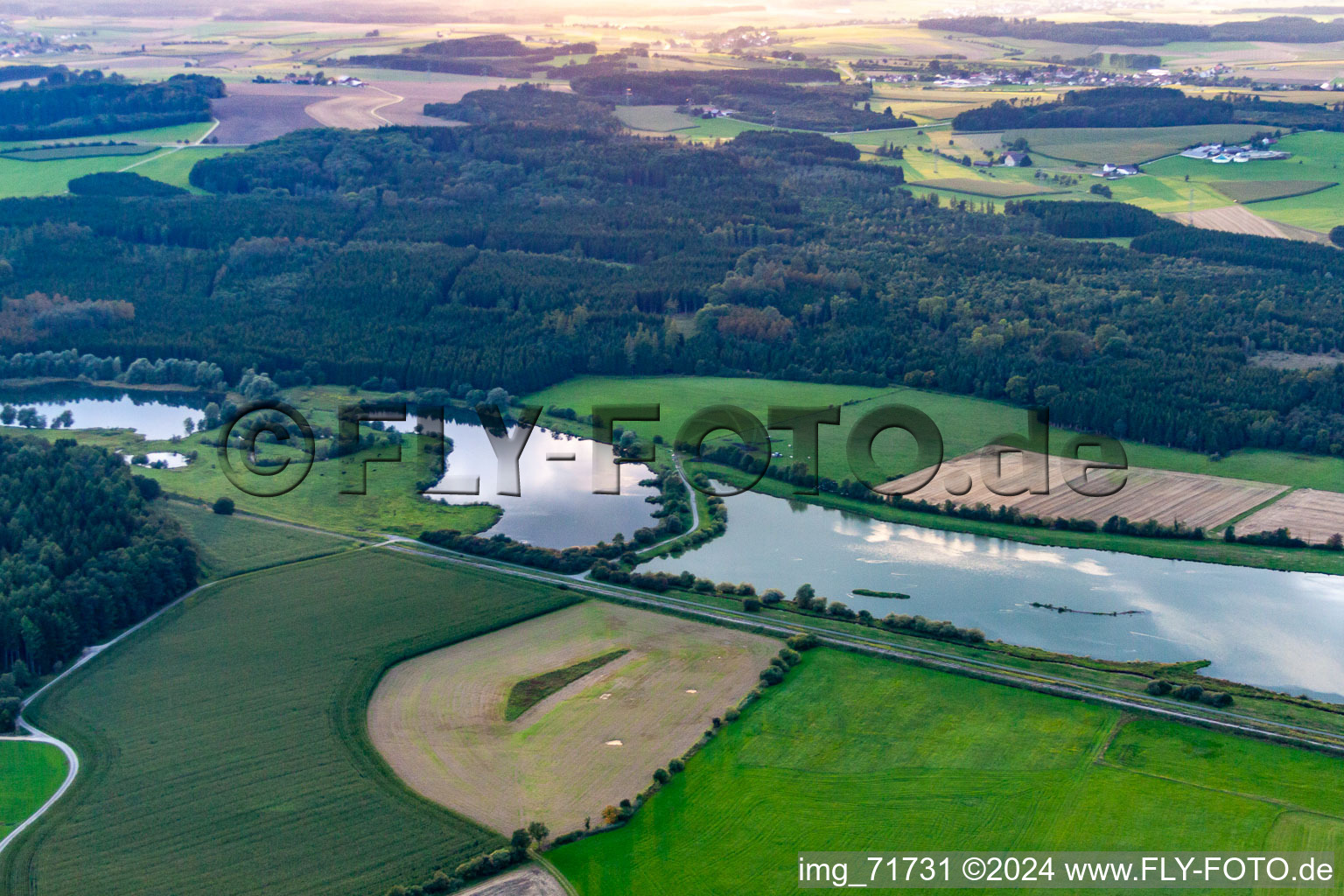 Vue aérienne de Lacs de carrière de Sauldorf à Sauldorf dans le département Bade-Wurtemberg, Allemagne