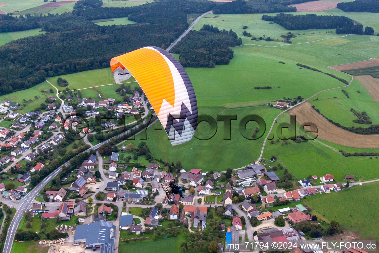 Vue aérienne de Wördorf à Neuhausen ob Eck dans le département Bade-Wurtemberg, Allemagne