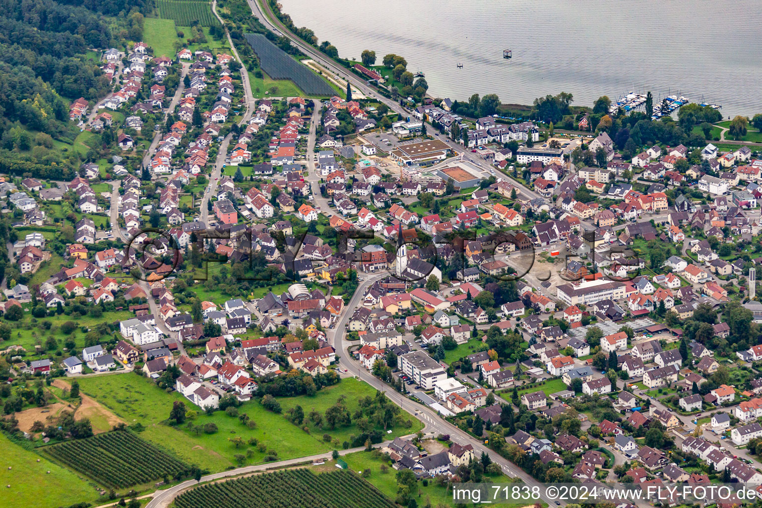 Quartier Ludwigshafen in Bodman-Ludwigshafen dans le département Bade-Wurtemberg, Allemagne du point de vue du drone