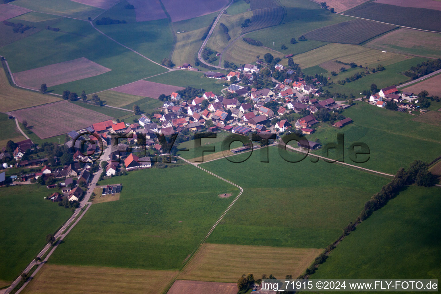 Vue aérienne de De l'est à le quartier Unterfischach in Obersontheim dans le département Bade-Wurtemberg, Allemagne