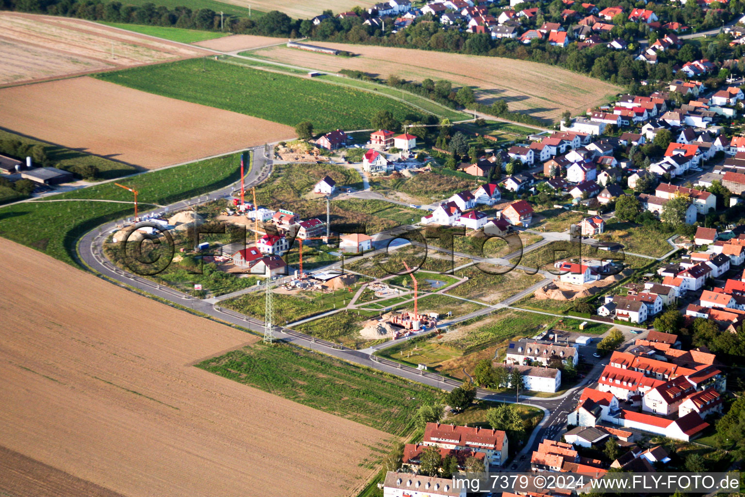 Chantiers de construction pour le nouveau quartier résidentiel d'un lotissement de maisons unifamiliales sur le Höhenweg à Kandel dans le département Rhénanie-Palatinat, Allemagne hors des airs