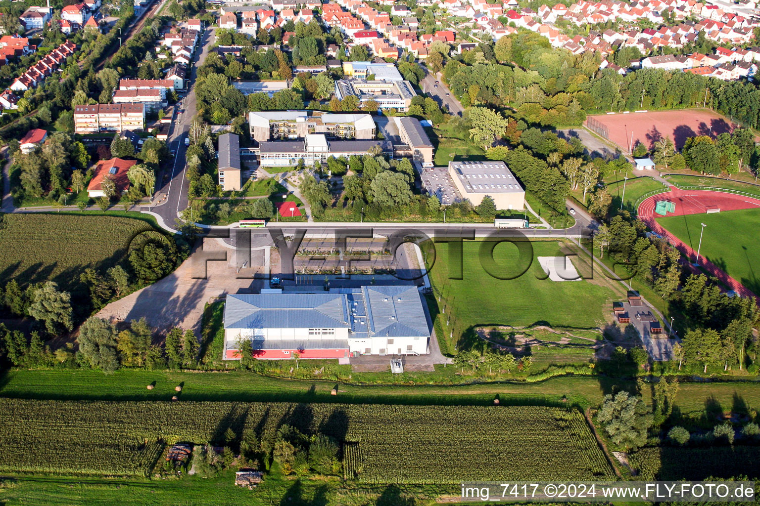 Vue aérienne de Salle polyvalente Bienwaldhalle à Kandel dans le département Rhénanie-Palatinat, Allemagne