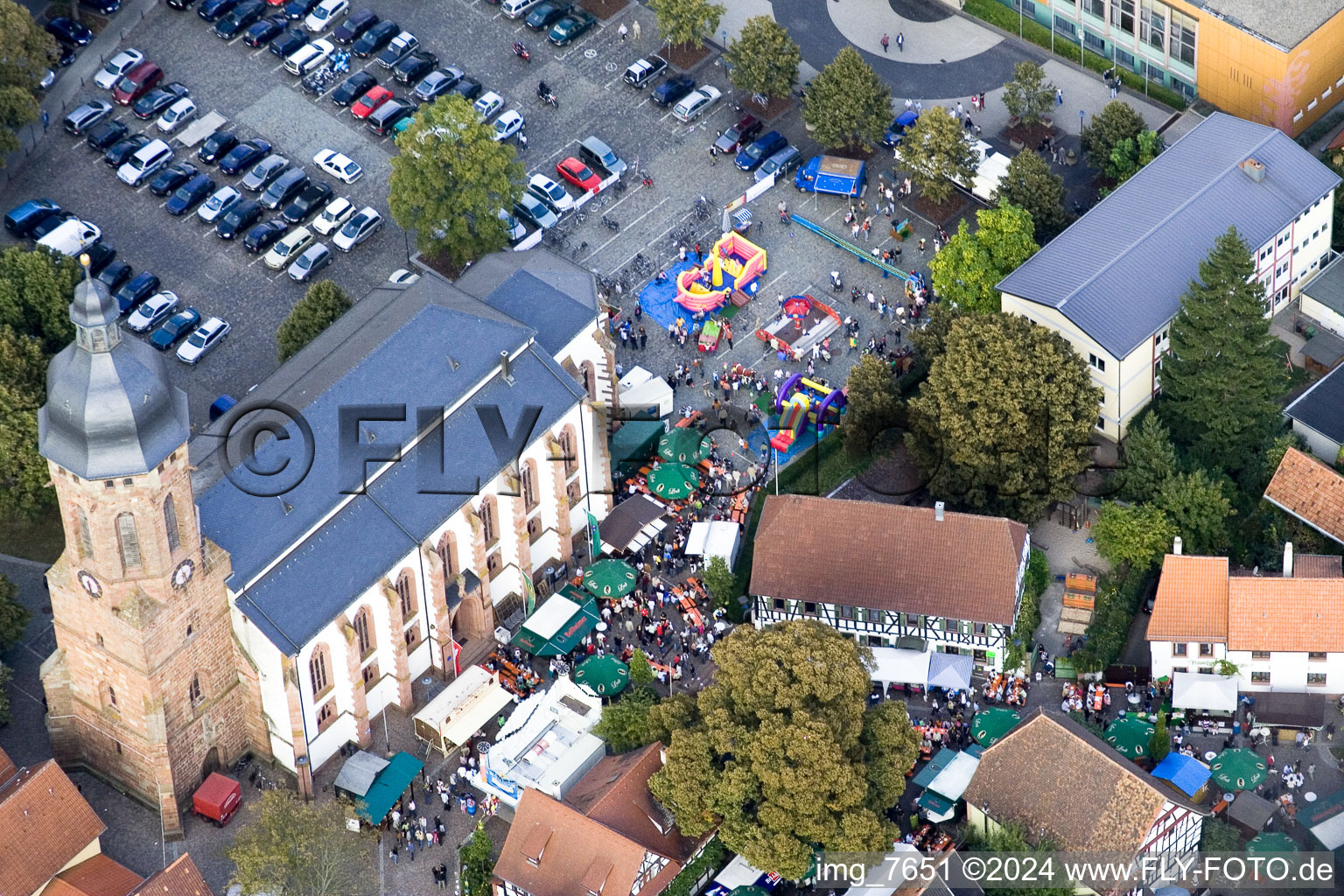 Vue aérienne de Fête de la ville, place du marché à Kandel dans le département Rhénanie-Palatinat, Allemagne