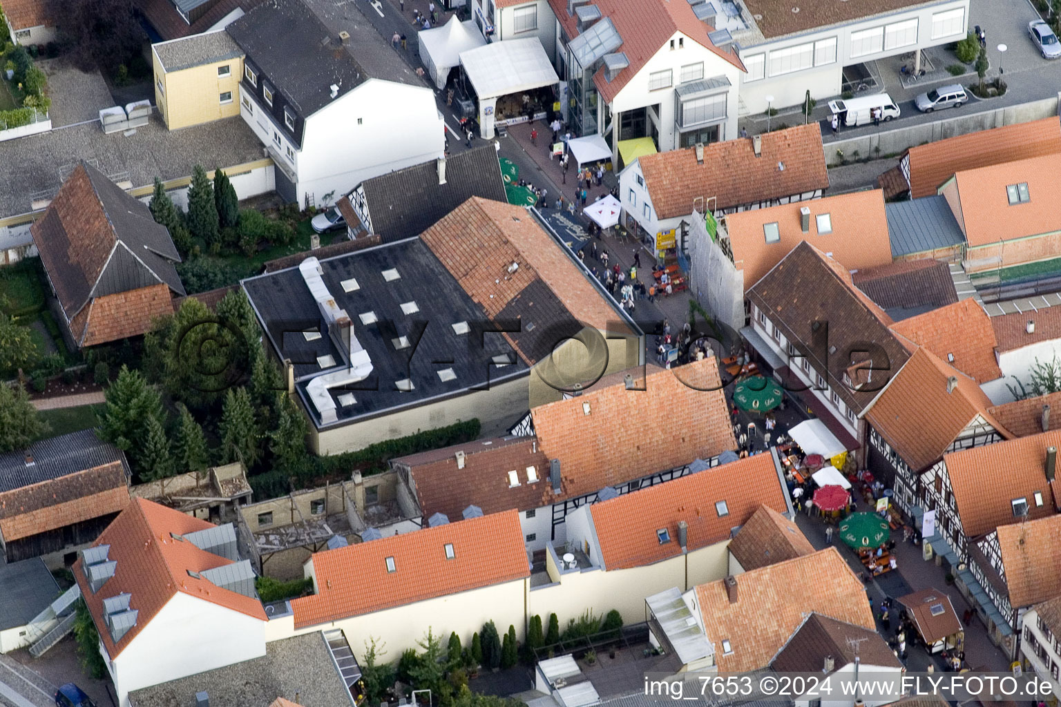 Vue aérienne de Fête municipale, Hauptstr à Kandel dans le département Rhénanie-Palatinat, Allemagne