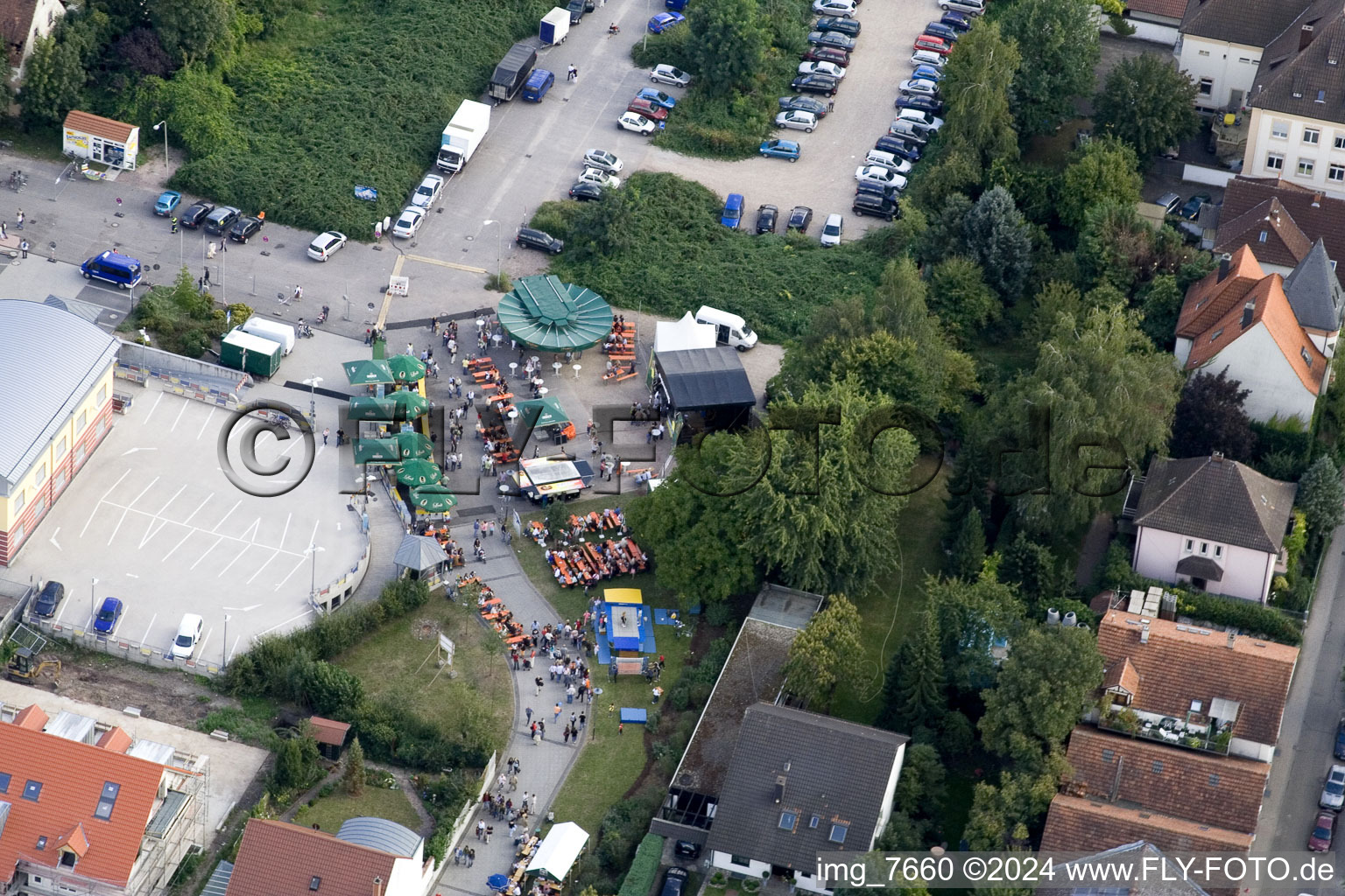 Photographie aérienne de Fête municipale, place communautaire à Kandel dans le département Rhénanie-Palatinat, Allemagne