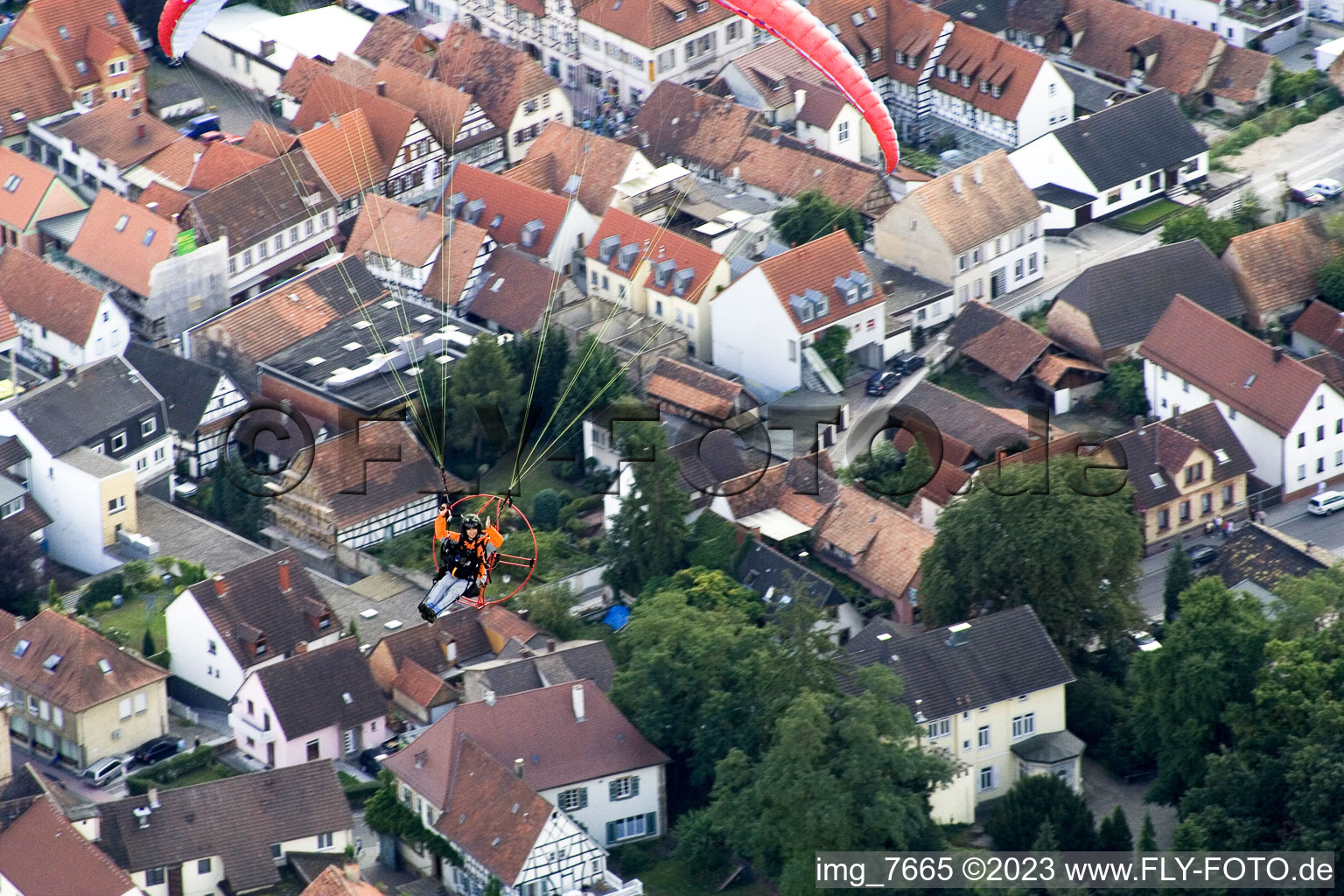 Vue aérienne de Fête de la ville à Kandel dans le département Rhénanie-Palatinat, Allemagne