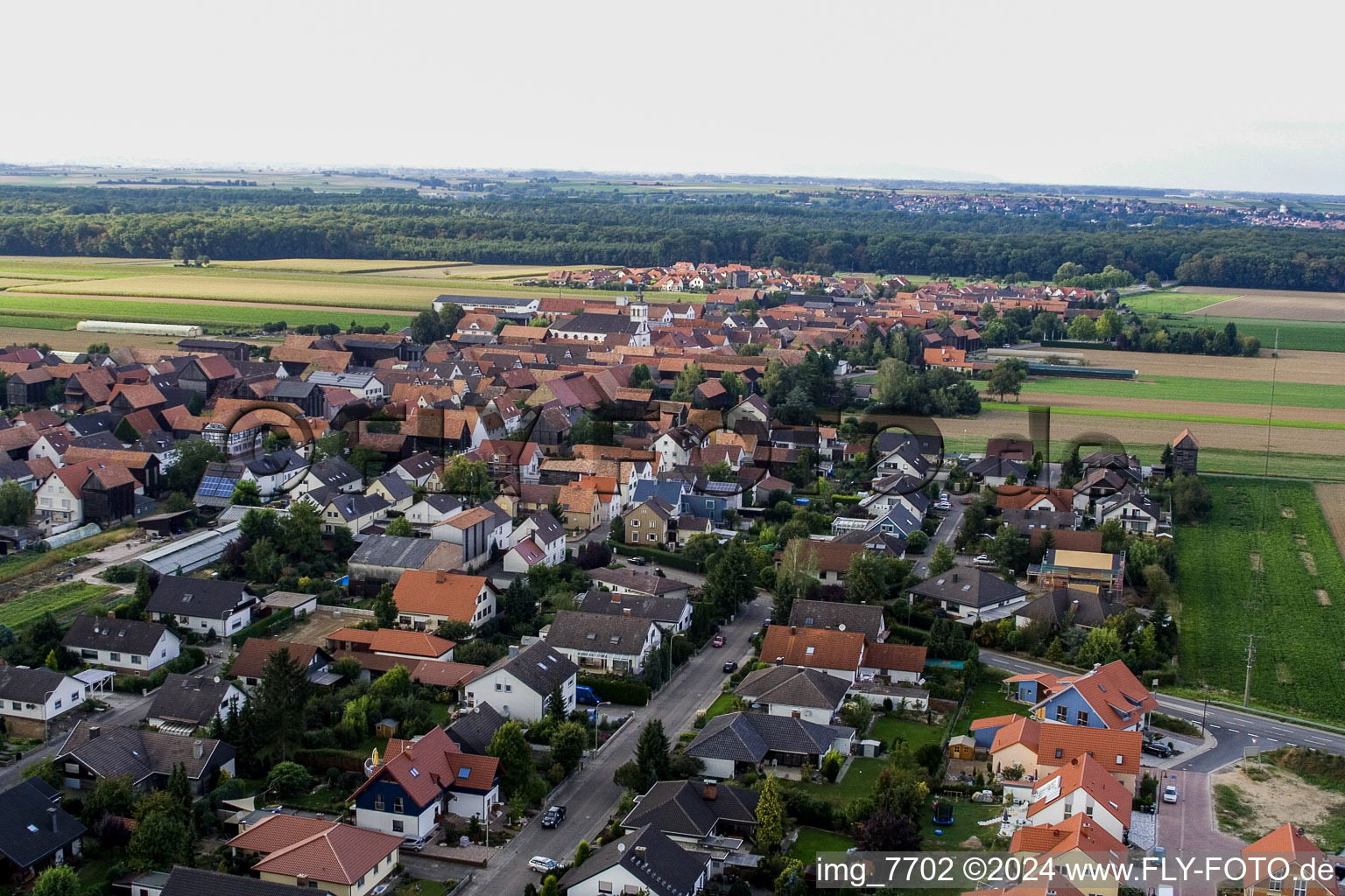 Vue aérienne de Hatzenbühl dans le département Rhénanie-Palatinat, Allemagne