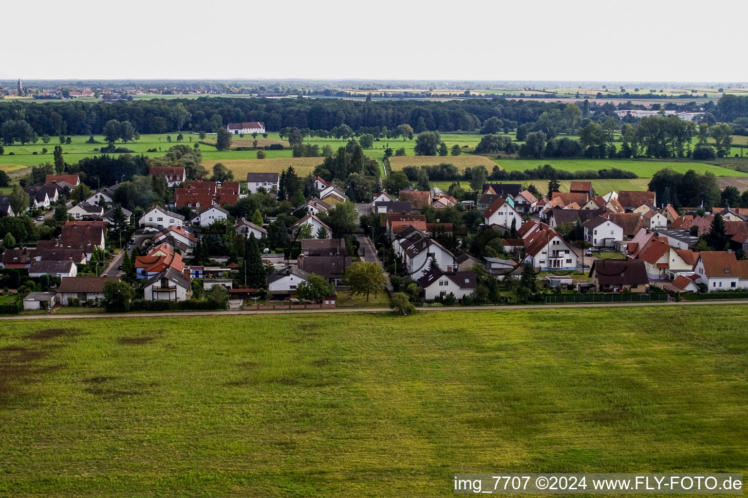 Enregistrement par drone de Erlenbach bei Kandel dans le département Rhénanie-Palatinat, Allemagne