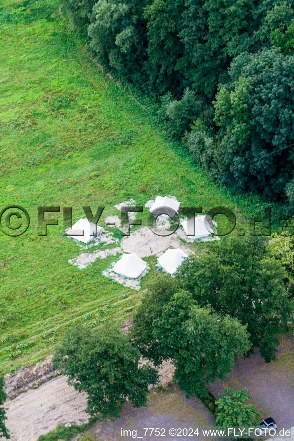 Tyrolienne géante, camp Fun-Forest à Kandel dans le département Rhénanie-Palatinat, Allemagne d'en haut