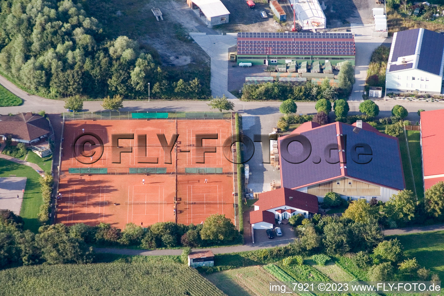 Vue aérienne de Club de tennis à Neuburg dans le département Rhénanie-Palatinat, Allemagne