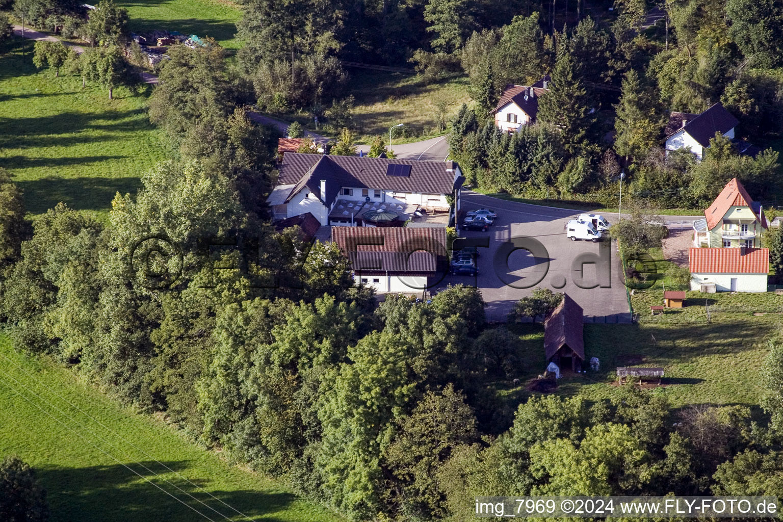 Vue aérienne de Bienwaldmühle dans le département Rhénanie-Palatinat, Allemagne