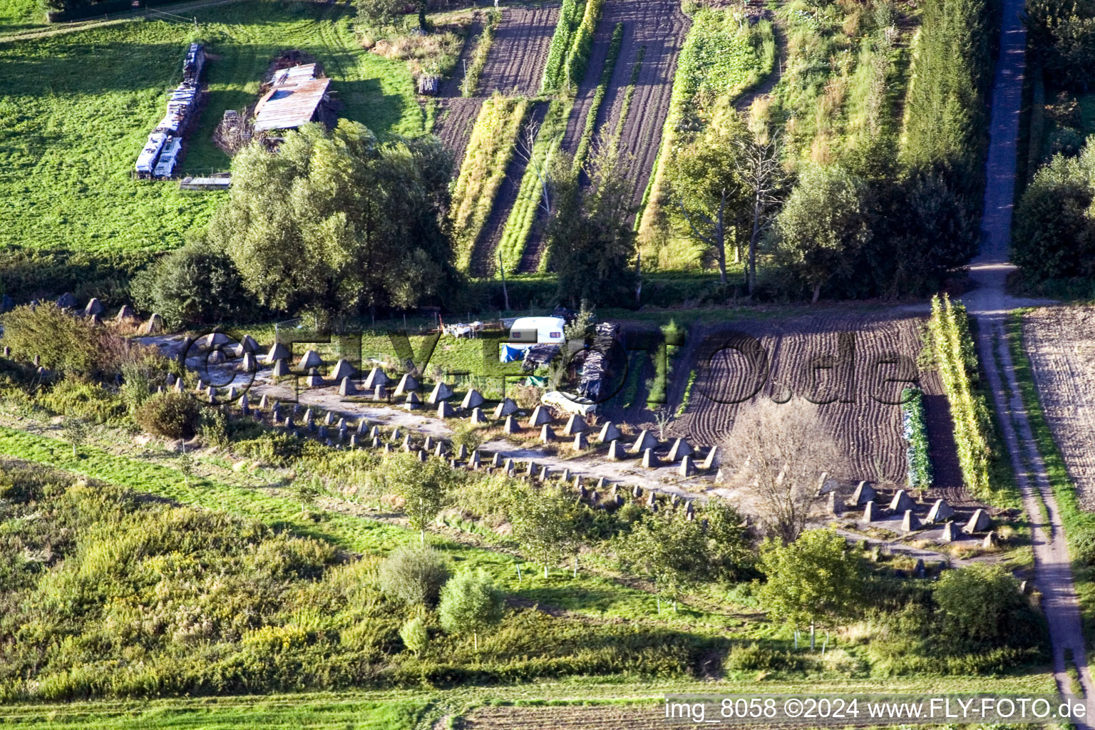 Vue aérienne de Barrières de réservoir à Steinfeld dans le département Rhénanie-Palatinat, Allemagne