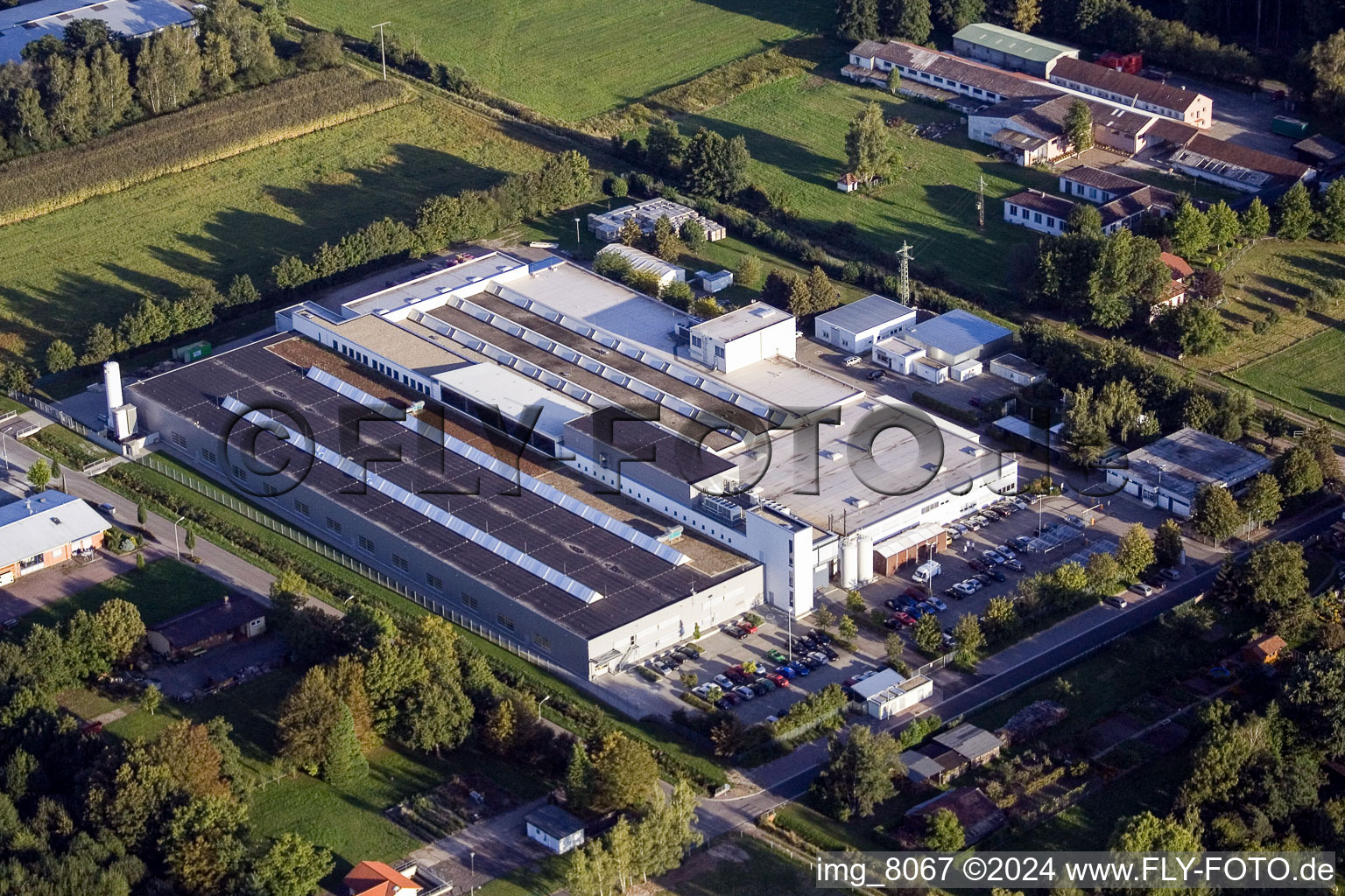 Vue aérienne de Becker à le quartier Schaidt in Wörth am Rhein dans le département Rhénanie-Palatinat, Allemagne