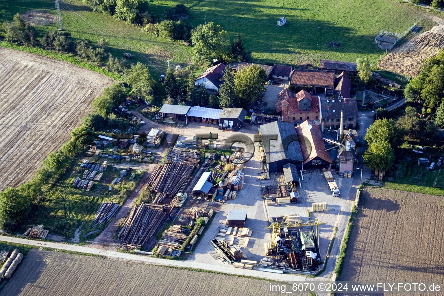 Vue aérienne de Moulin Schaidter (scierie d'Orth) à le quartier Schaidt in Wörth am Rhein dans le département Rhénanie-Palatinat, Allemagne