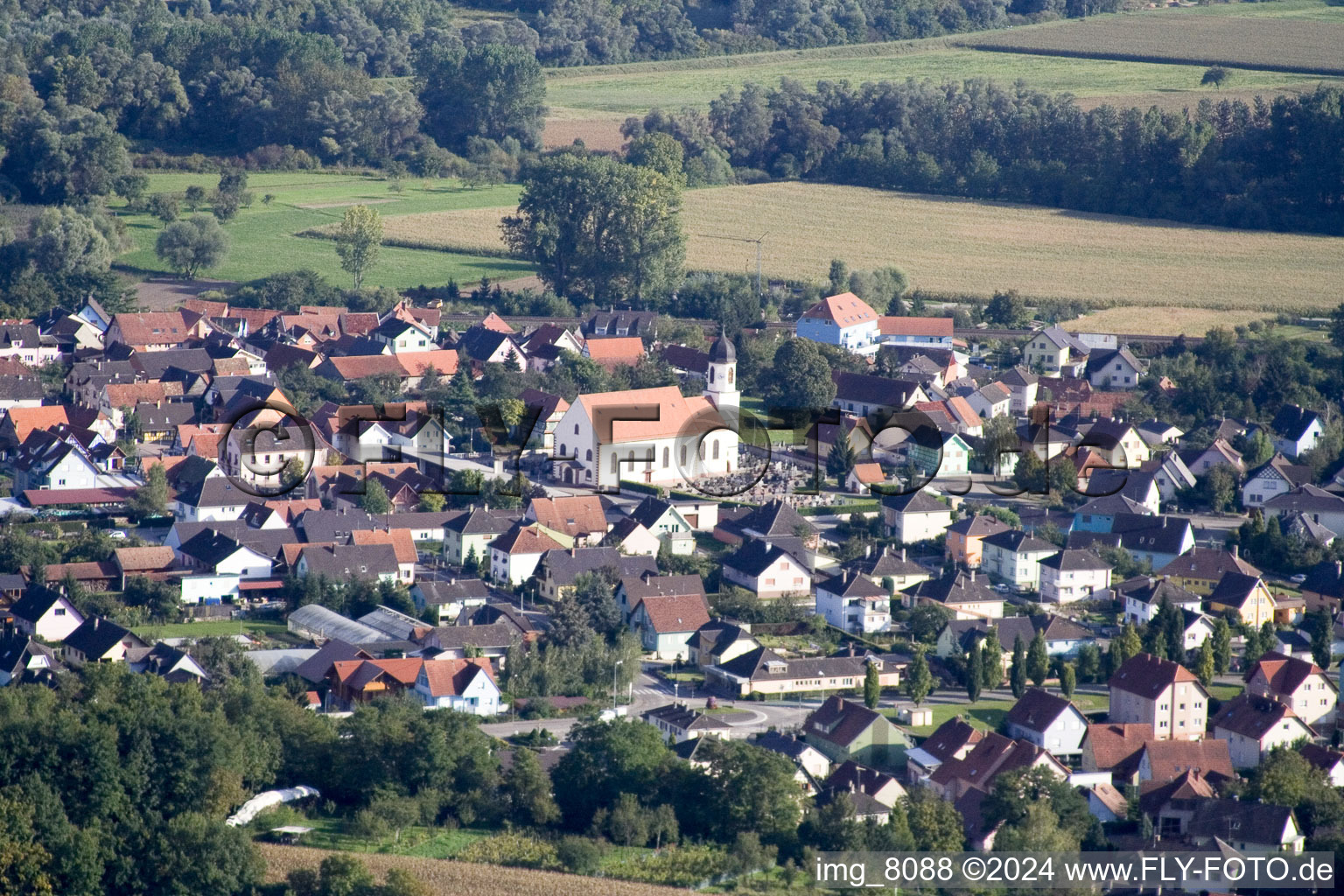 Vue aérienne de De l'ouest à Mothern dans le département Bas Rhin, France