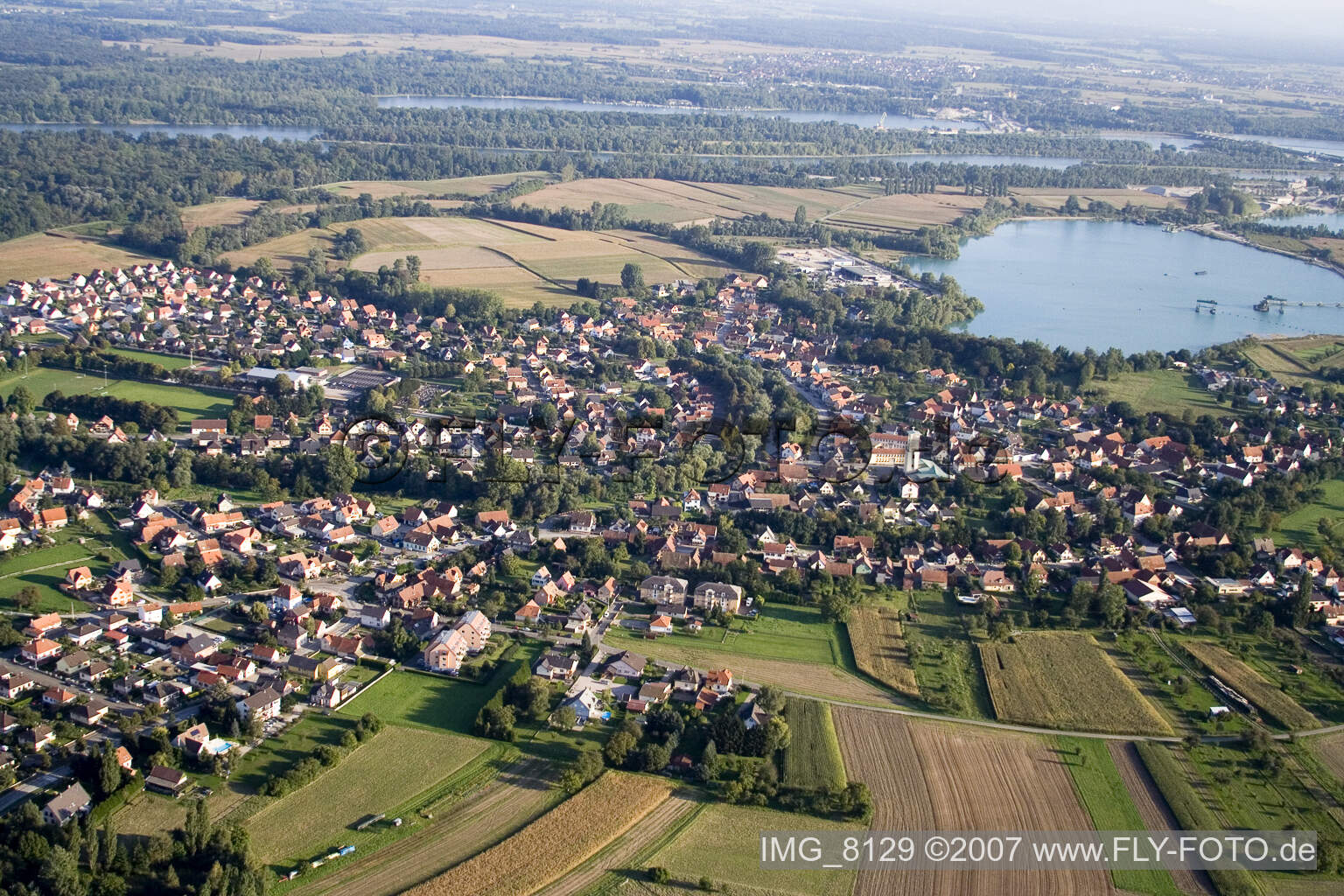 Offendorf dans le département Bas Rhin, France vu d'un drone