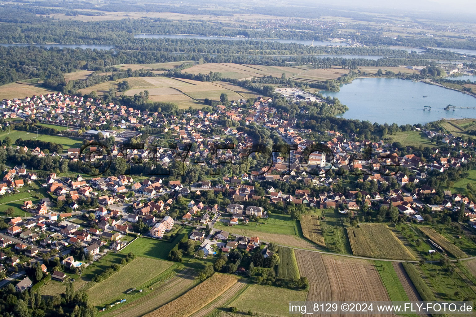 Offendorf dans le département Bas Rhin, France vu d'un drone