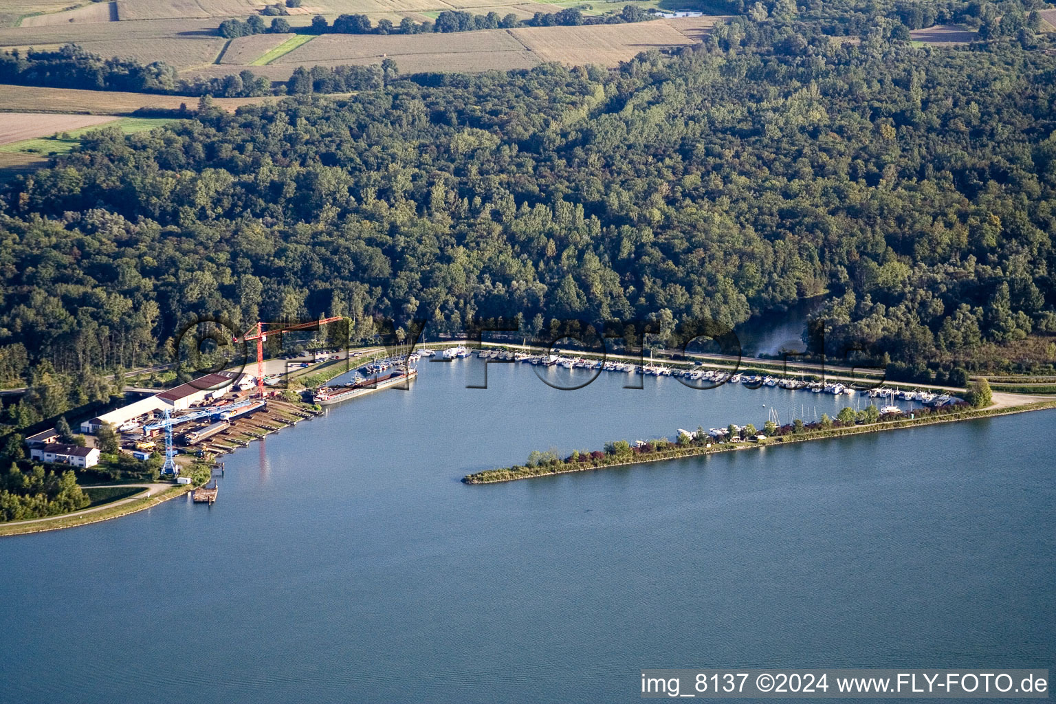 Vue aérienne de Karcher Schiffswerft GmbH, port de plaisance à le quartier Honau in Rheinau dans le département Bade-Wurtemberg, Allemagne