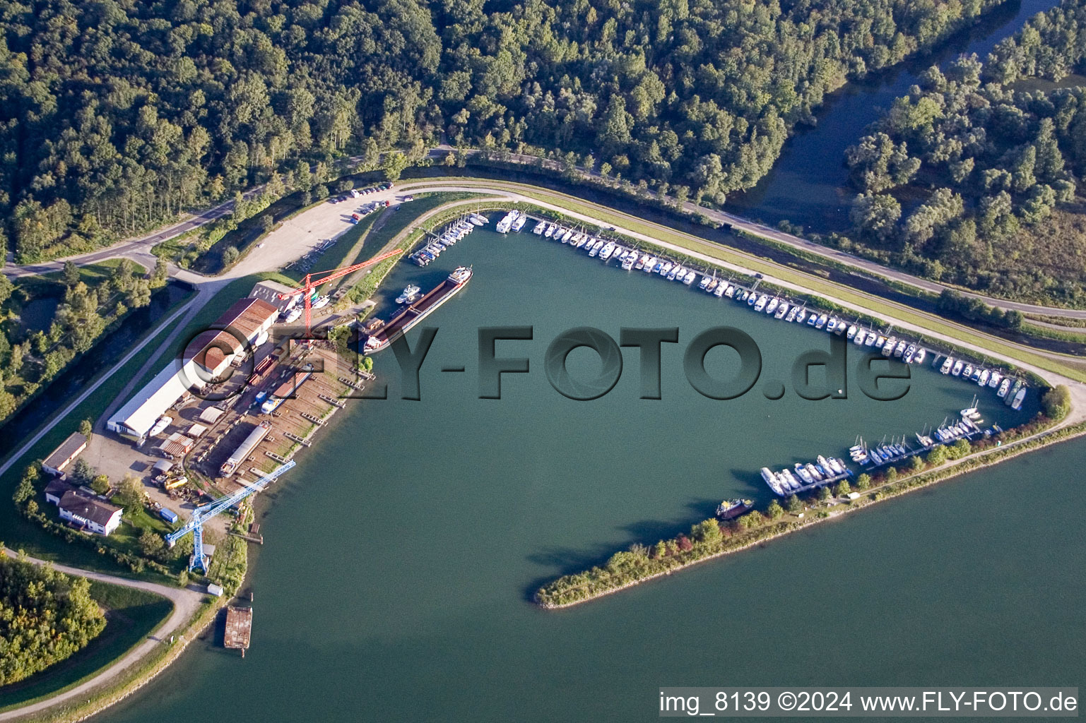 Vue aérienne de Karcher Schiffswerft GmbH, port de plaisance à le quartier Freistett in Rheinau dans le département Bade-Wurtemberg, Allemagne