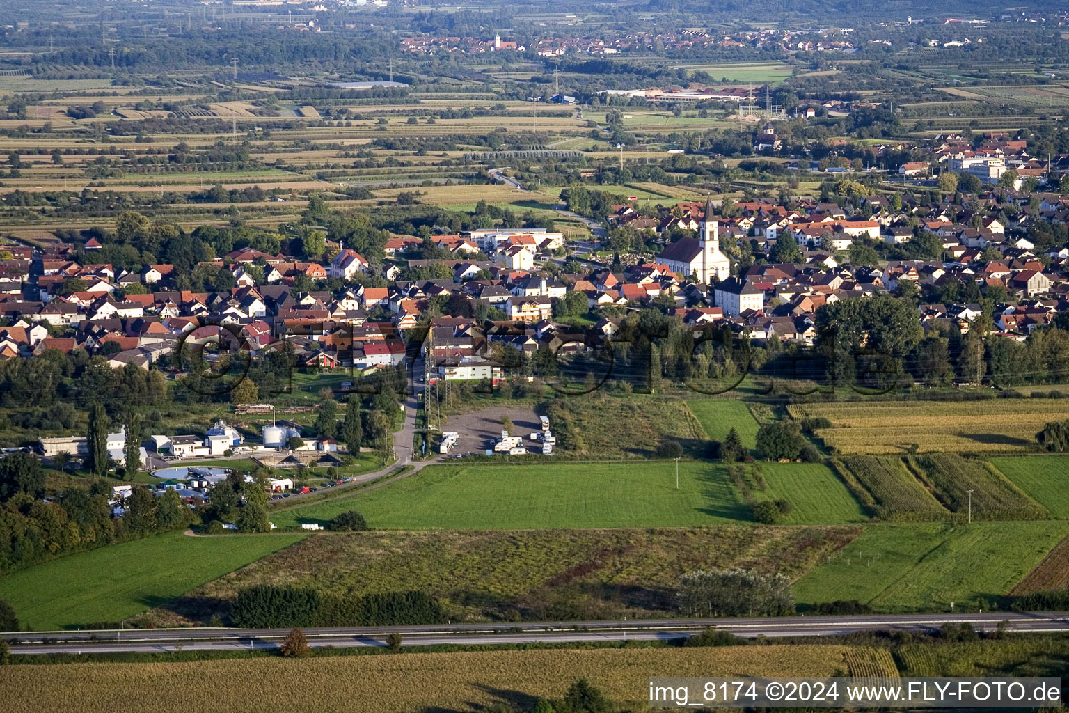 Vue oblique de Vue des rues et des maisons des quartiers résidentiels à le quartier Urloffen in Appenweier dans le département Bade-Wurtemberg, Allemagne