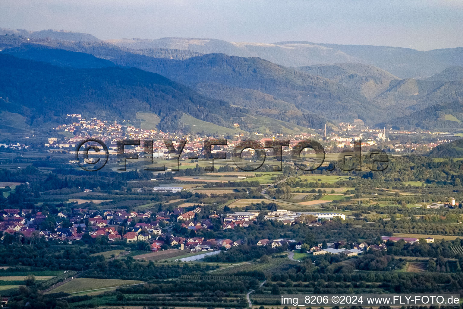 Vue aérienne de De l'ouest à le quartier Zusenhofen in Oberkirch dans le département Bade-Wurtemberg, Allemagne