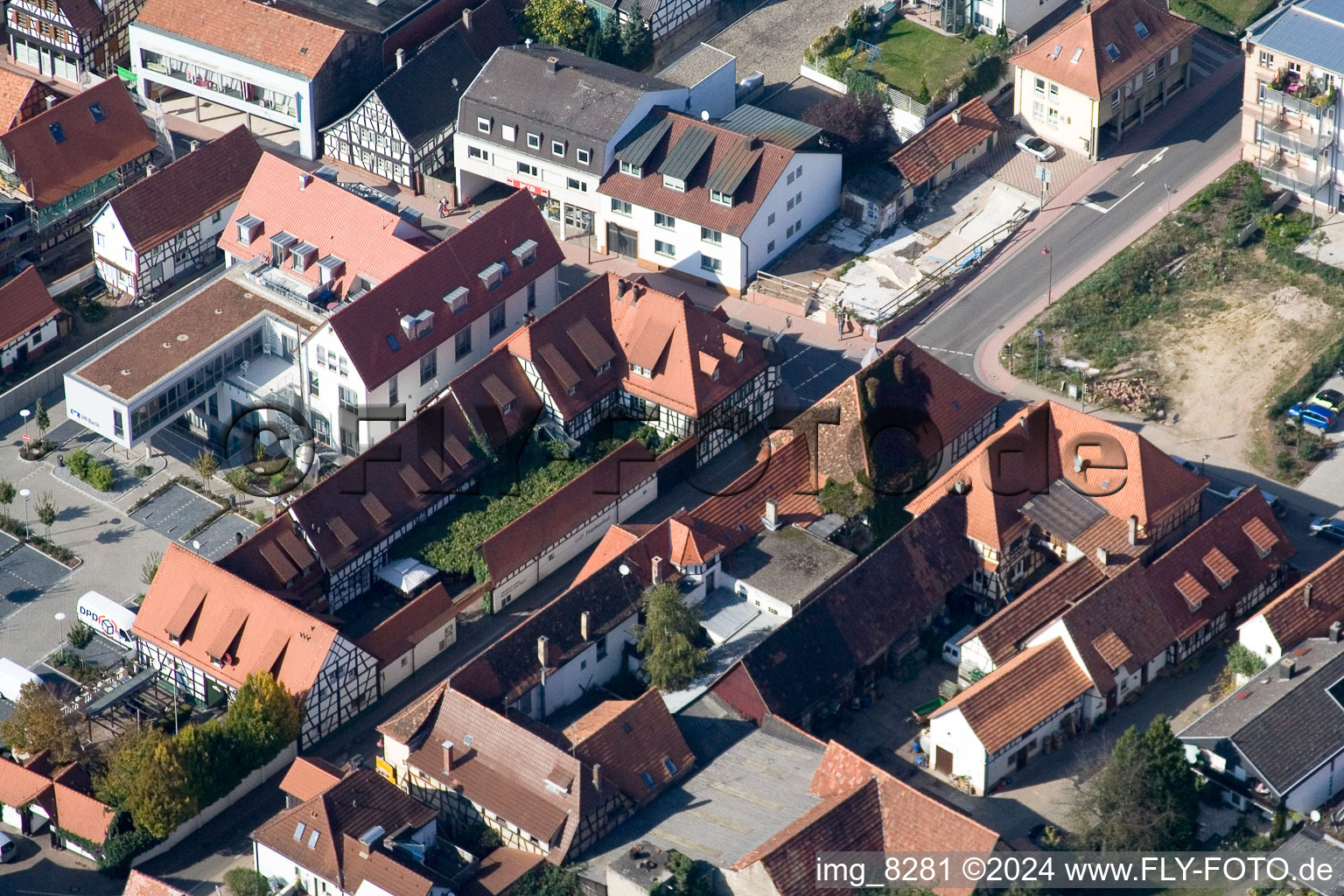 Bahnhofstrasse à Kandel dans le département Rhénanie-Palatinat, Allemagne d'en haut